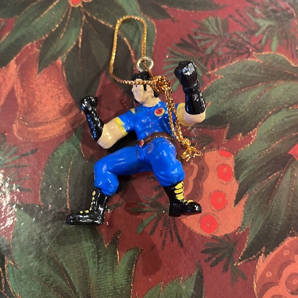 4 Superhero Christmas ornaments hulk, Spider-Man yogi ball - Picture 4 of 4